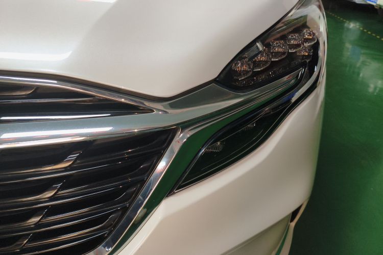 Used Buick GL8 2022 ES Landtrek 653T Luxury Edition