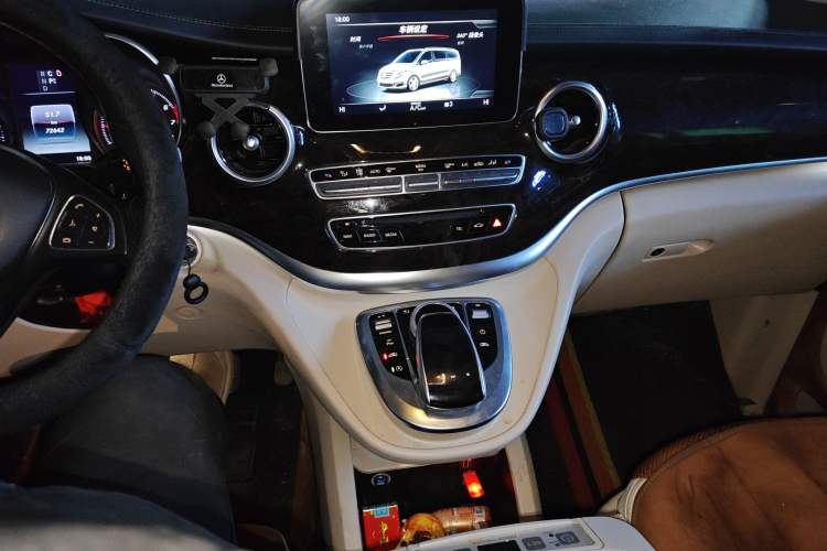 Used Xinkai V-Class 2017 Zhunyue V 260 L High-Roof Model Audio And AC Panel