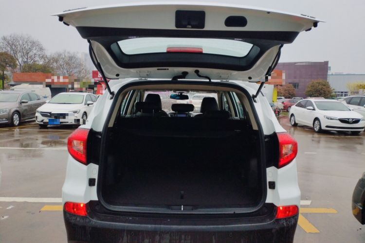 Used BYD Song 2017 Gaishe Upgrade Edition 1.5TID Automatic Elite Model Trunk