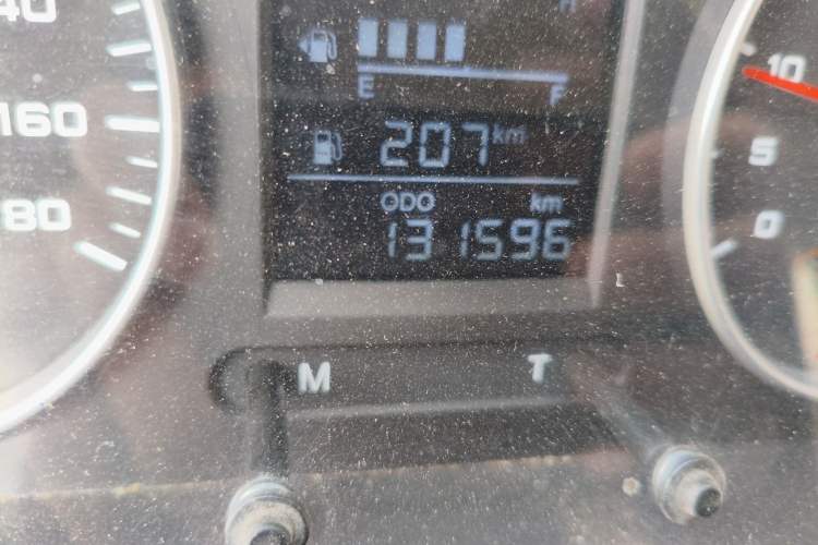 Used Iveco Power Daily 2017 2.5T Deluxe A32 Mid-Roof 5-7 Seater 47Z5 Passenger Van Odometer Close Up