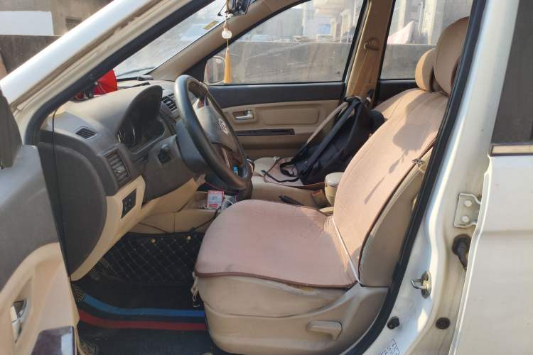 Used BAIC Weiwang M30 2015 1.5L Basic Version DAM15 Left Front Seat