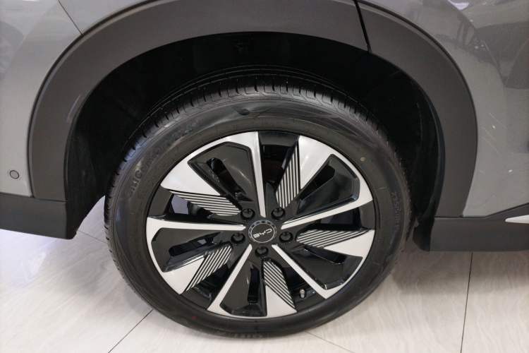 Used BYD Song PLUS New Energy 2025 EV Intelligent Driving Edition 520km Luxury Model
