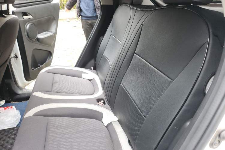 Used ORA Black Cat 2021 351 km Luxury Version Left Rear Seat