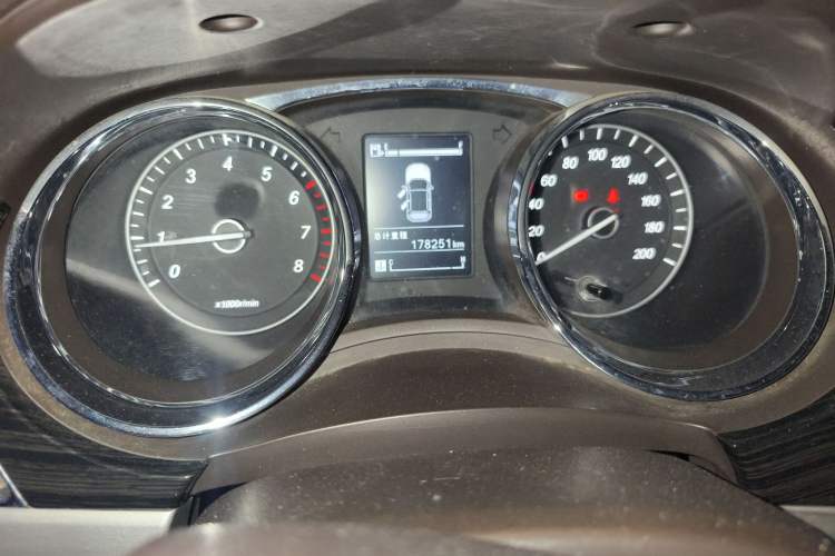 Used Baojun 730 2016 1.5L Manual Comfort Version 7 Seats China V Emission Standard