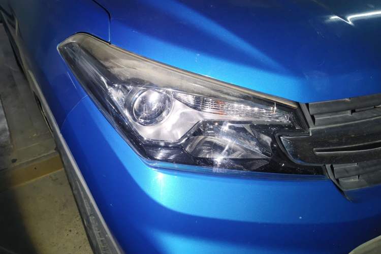 Used Dongfeng Fengon S560 2018 1.8L Manual Urban Model 7 Seats Right Front Headlight