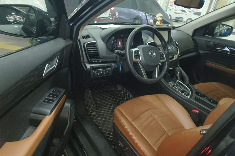 Used Dongfeng Fengdu MX5 2016 2.0L Automatic Flagship Edition
