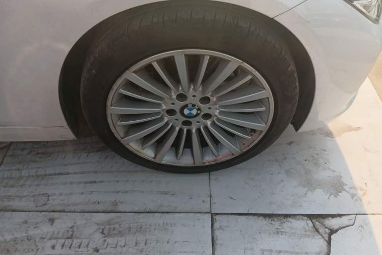 Used BMW 3 Series 2018 320Li Fashion Model Right Front Wheel Hub