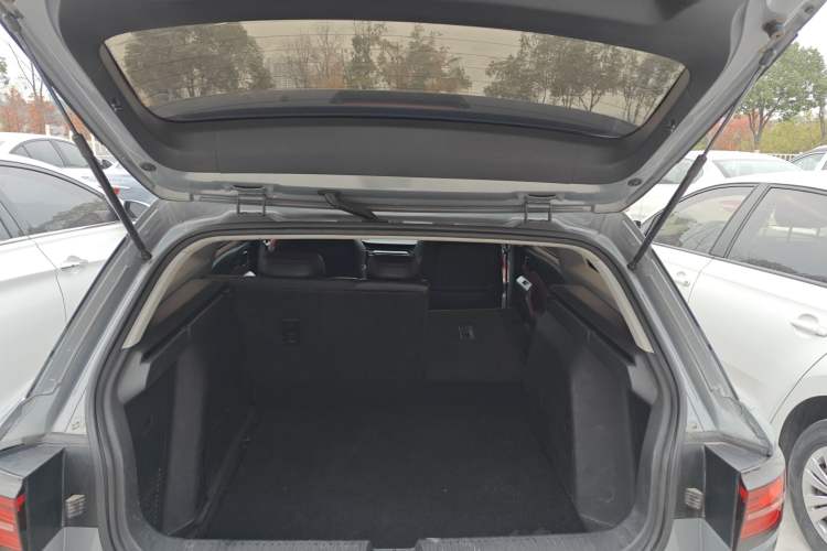 Used Baojun RC-5 2020 RC-5W 1.5T CVT Smart Shine Prestige Model
