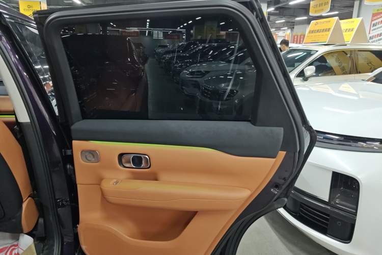 Used Leapmotor C16 2024 Range-Extended 200 LiDAR Edition Interior 6