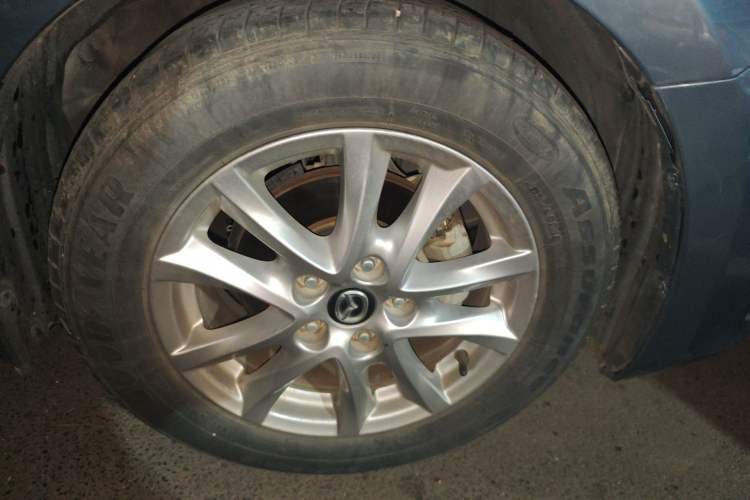 Used Mazda 3 Axela 2016 Sedan 1.5L Automatic Luxury Model Right Front Wheel Hub