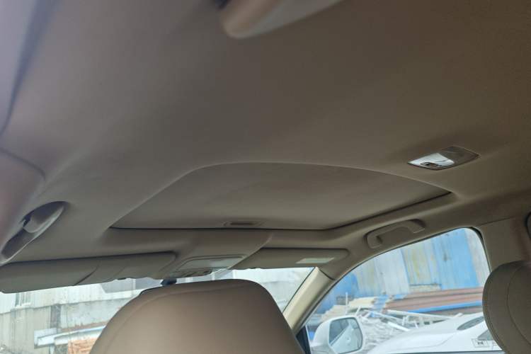 Used Honda CR-V 2010 2.4L automatic four-wheel drive luxury version Headliner