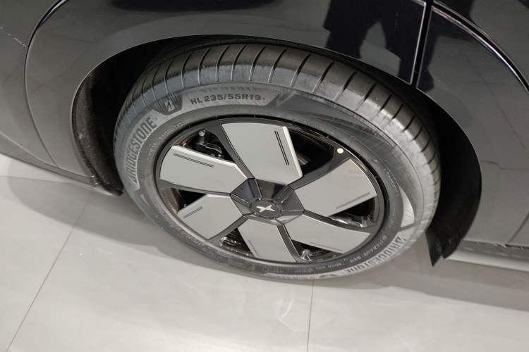 Used XPeng X9 2025 650 Long-Range Max
