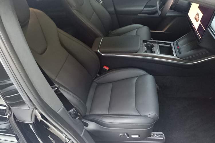 Used Tesla Model X 2023 Dual-Motor All-Wheel-Drive Version
