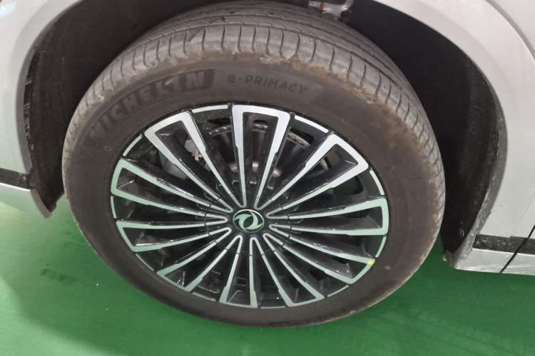 Used Dongfeng Aeolus L8 2025 Model 185KM Dream Edition Exterior 4