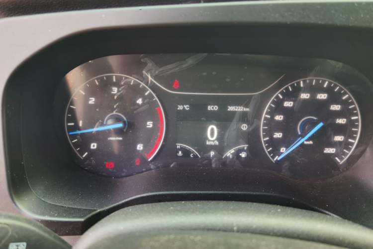 Used JMC Fushun 2023 2.0T Automatic Long-Wheelbase High-Roof Commercial Van—2/3 Seats Instrument Cluster