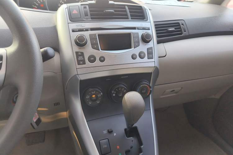 Used Toyota Verso 2014 Starlight 180E CVT Elite Edition