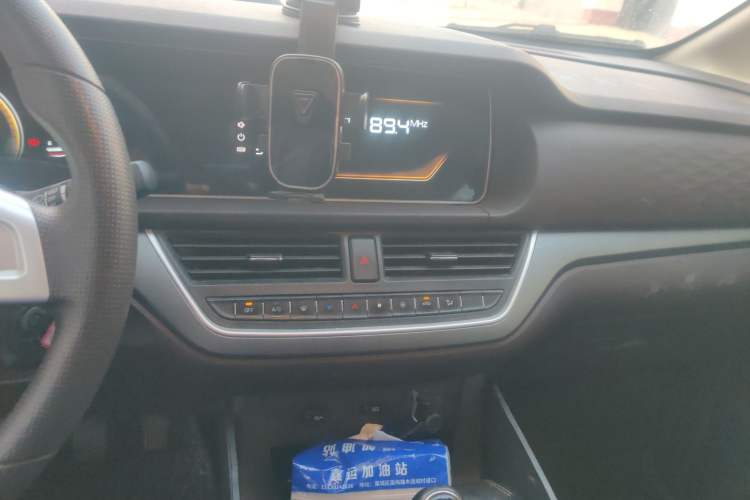 Used BAW Ruisheng Ace M7 2023 2.0L CNG Long Wheelbase Wealth Creation Version 6 Seats Audio And AC Panel