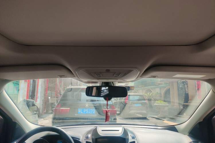 Used Ford Kuga 2017 EcoBoost 180 Two-Wheel-Drive Platinum Edition Headliner