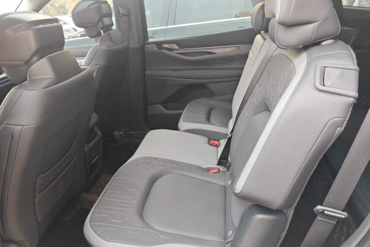 Used Ford Edge 2023 Ford Explorer L 2.0T EcoBoost Two-Wheel Drive 7-Seater Luxury Model