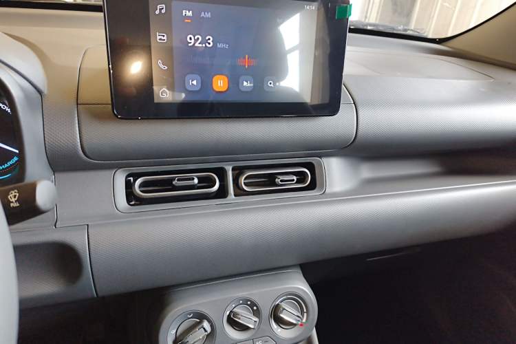 Used Wuling Hongguang New Energy 2024 All-Electric Model 300KM Standard Version