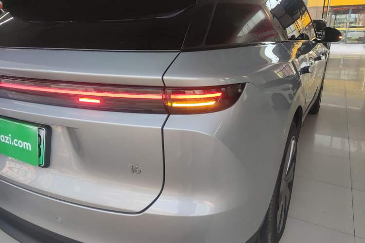 Used Li Auto Li Auto i6 2025 Model Four-Wheel-Drive Standard Type
