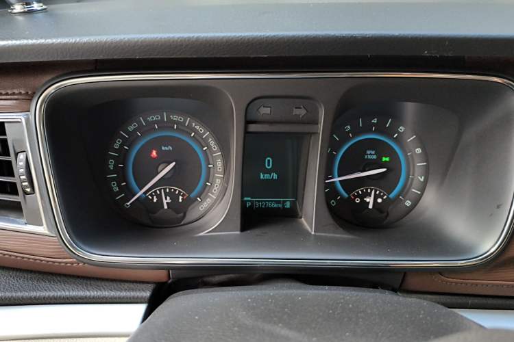 Used Buick GL8 2015 2.4L Luxury Business Premium Edition