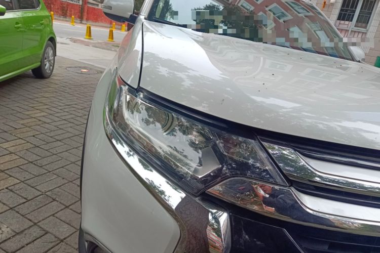 Used Mitsubishi Outlander 2017 2.0L Two-Wheel Drive Glory Edition 5 Seats Right Front Headlight