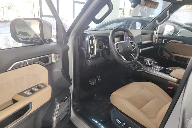 Used JETOUR Traveler 2023 2.0T All-Wheel Drive CrossPRO+
