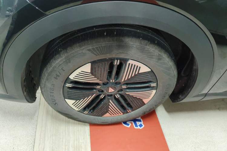 Used Deepal S05 2024 510Max Pure Electric Version Left Front Wheel Hub