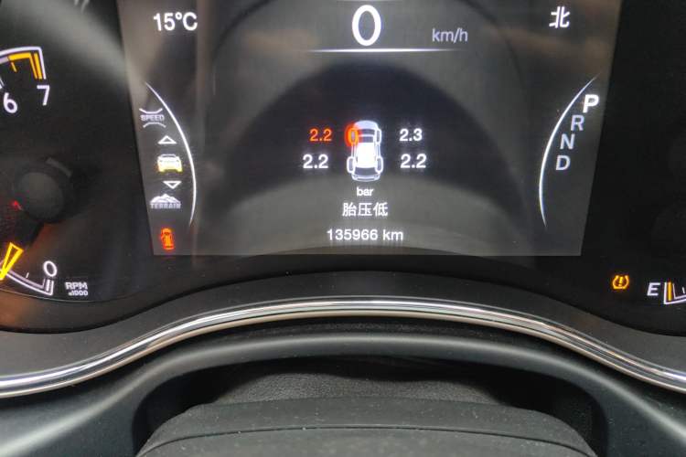 Used Jeep Grand Cherokee 2016 3.0L Comfort Navigation Edition Odometer Close Up