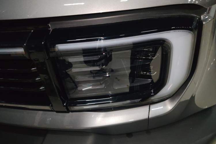 Used BAIC Off-Road BJ40 2026 Model 2.0D Diesel Edition Left Front Headlight