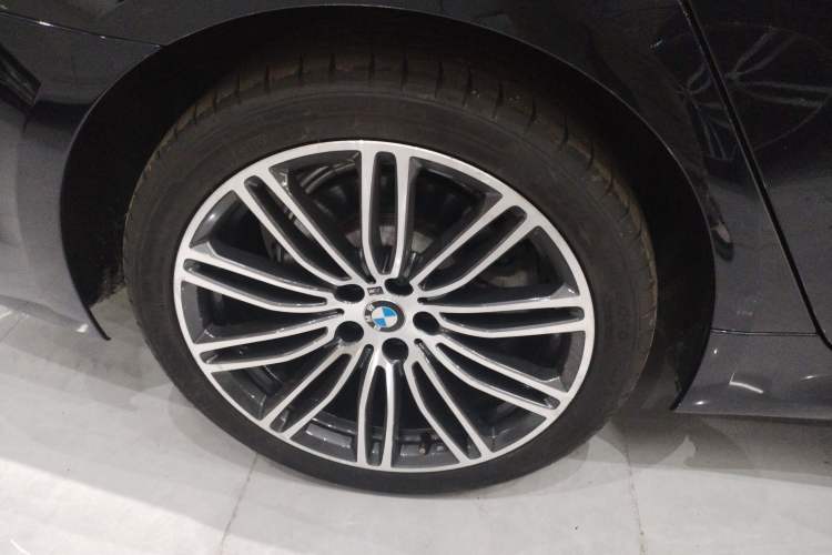 Used BMW 5 Series 2018 Restyled 530Li Luxury Edition M Sport Package
