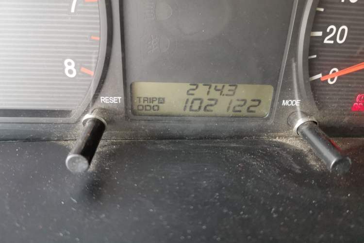 Used Hyundai MoInca 2009 1.8L Manual Comfort Edition GL Odometer Close Up