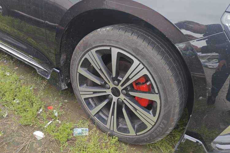 Used Geely Auto Preface 2025 Dongfang Yao 2.0TD Lanxing Edition Right Front Wheel Hub