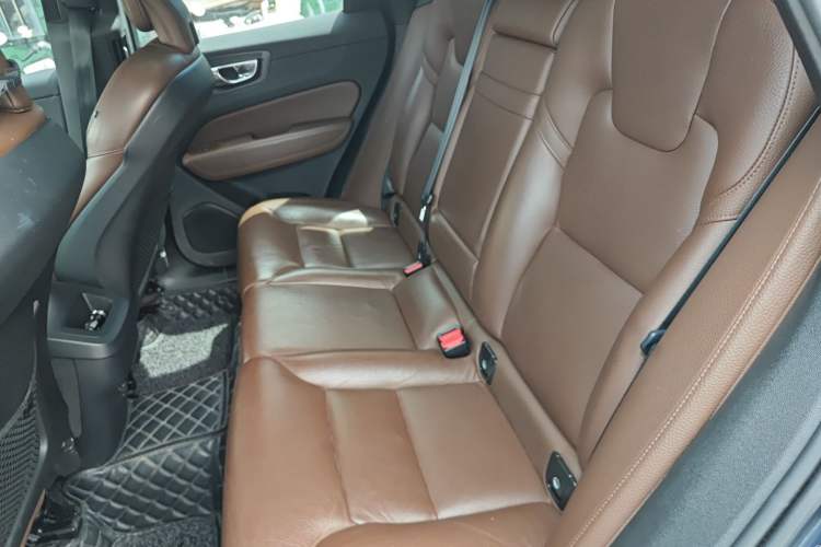 Used Volvo XC60 2021 T5 4x4 Smart Luxury Edition Left Rear Seat