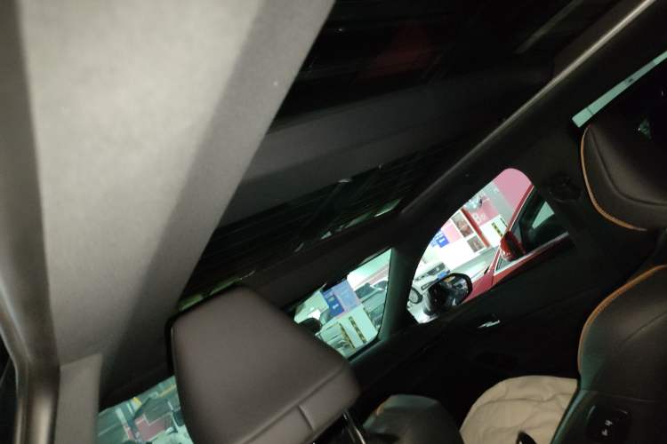 Used Toyota Avalon 2024 Dual-Motor 2.0L Luxury Edition Headliner