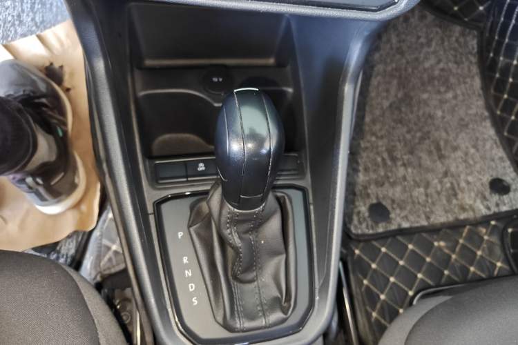 Used Volkswagen Santana 2021 1.5L Automatic Fashion Edition Gear Lever