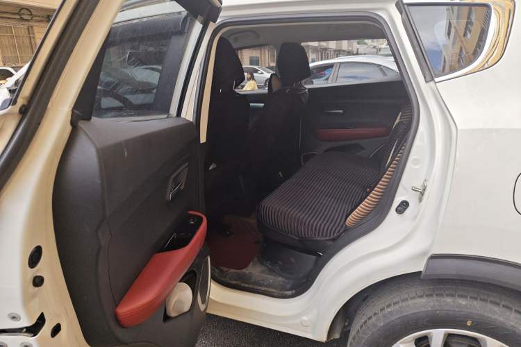 Used Haval H2s 2017 Red-Label 1.5T Dual-Clutch Comfort Model Left Rear Seat