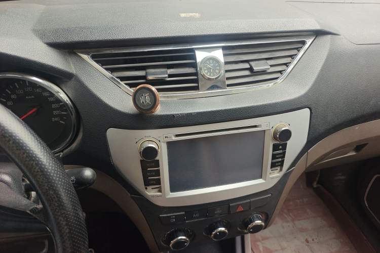 Used FAW Senya S80 2015 1.5L Manual 7-Seater Urban Edition
