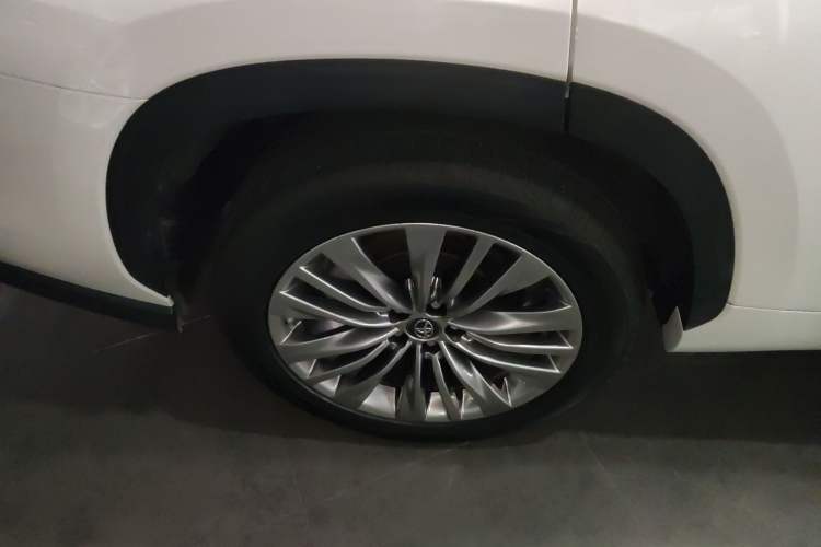 Used Toyota Highlander 2022 Dual-Engine 2.5L Four-Wheel Drive Prestige Version 7 Seats