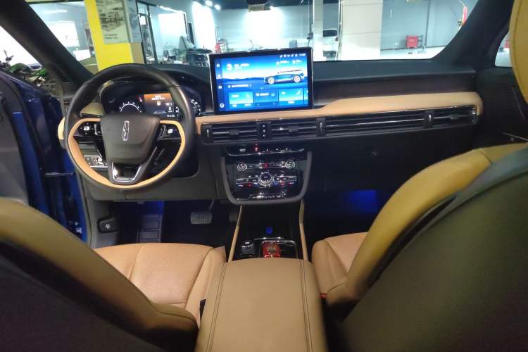 Used Lincoln Corsair 2021 2.0T Two-Wheel-Drive Luxury Edition
