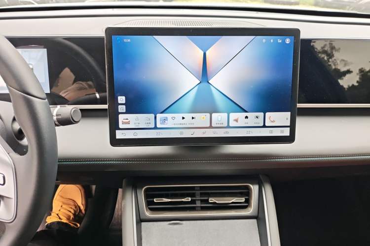 Used BYD Qin L 2025 DM-i Smart Drive 120KM Superior Model
