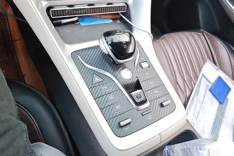 Used BYD Song Pro New Energy 2024 HONOR Edition DM-i 71KM Navigation Model
