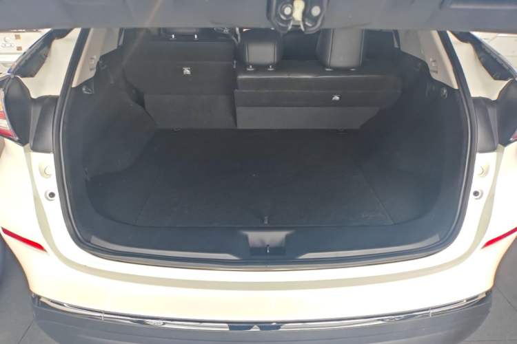 Used Nissan Murano 2021 2.5L XL Two-Wheel Drive Smart Connect Luxury Edition Trunk