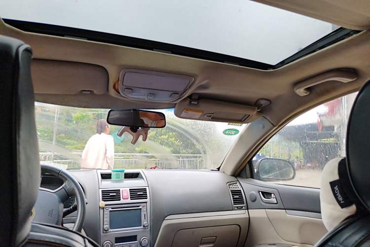 Used Geely Auto Classic Emgrand 2010 Sedan 1.8L Manual Luxury Model
