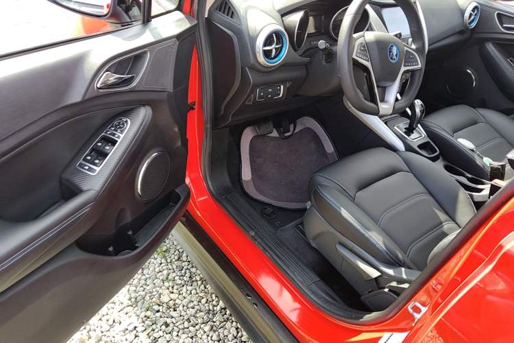 Used BYD Yuan New Energy 2018 EV360 Smart Connect Cool Edition
