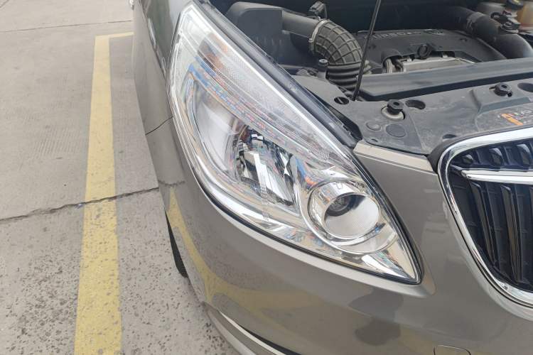 Used Buick GL8 2018 28T Comfort Model China VI Standard Right Front Headlight