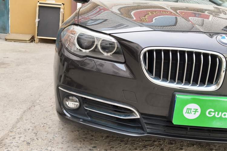 Used BMW 5 Series 2014 525Li Luxury Design Package Right Front Headlight