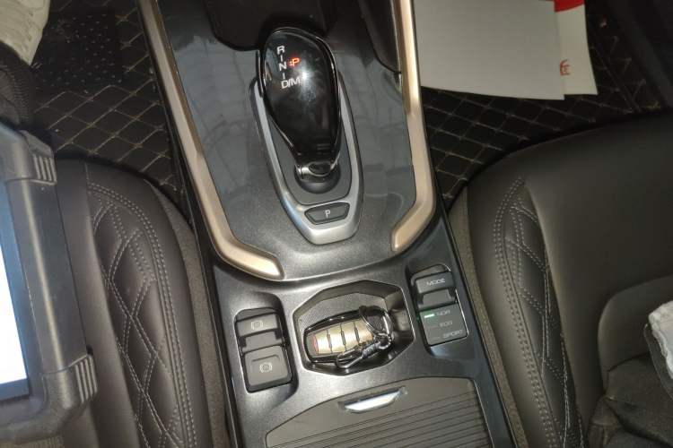 Used Haval H6 2020 1.5 GDIT Automatic Platinum Champion Edition Gear Lever