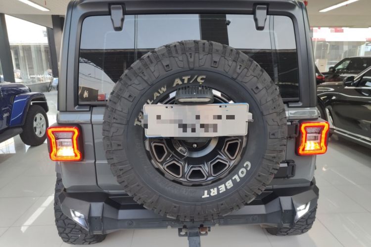 Used Jeep Wrangler 2019 2.0T Sahara Four-Door Version China VI Emission Standard